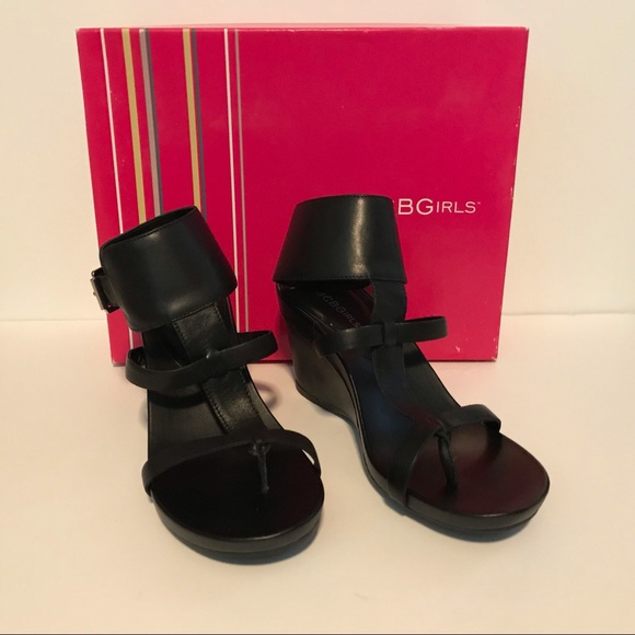 BCBGirls Shoes - BCBGirls Black strappy summer sandle.